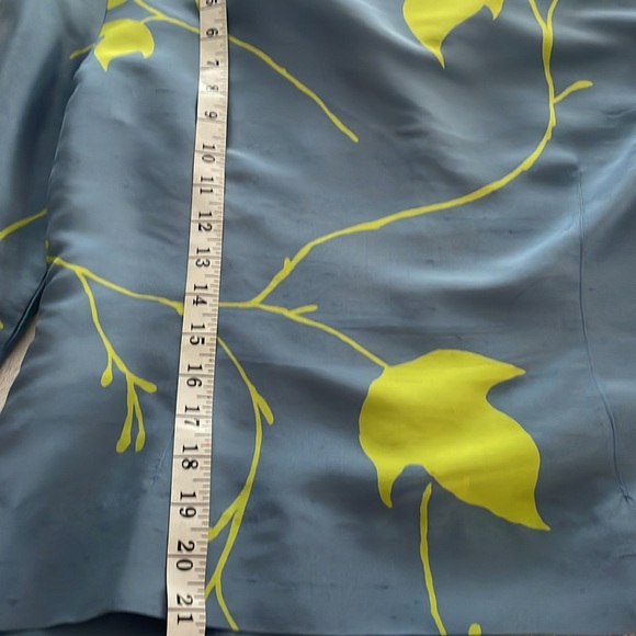 Peter Nygard 100% silk button down blouse printed 3/4 sleeved size 10 - Picture 7 of 7